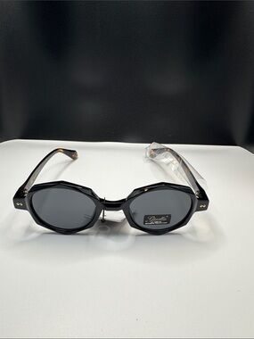 Octagonal Black Sunglasses with Dark Lenses (3-8) UV 400 CE